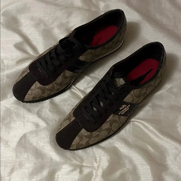 COACH Women's Stylish Brown and Black Shoes - Picture 4 of 12